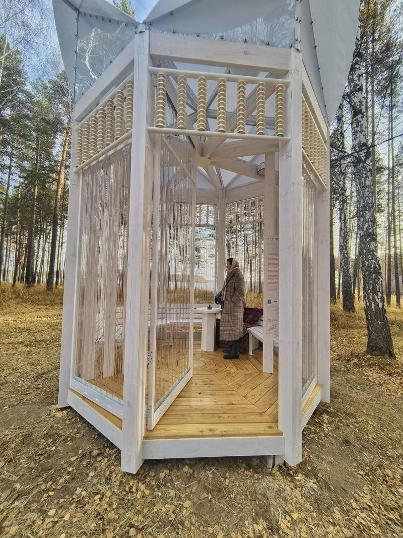    Автор telegram-канала «Коренной екатеринбуржец» Дмитрий Москвин. Ротонда «Теплица» в Рефтинском