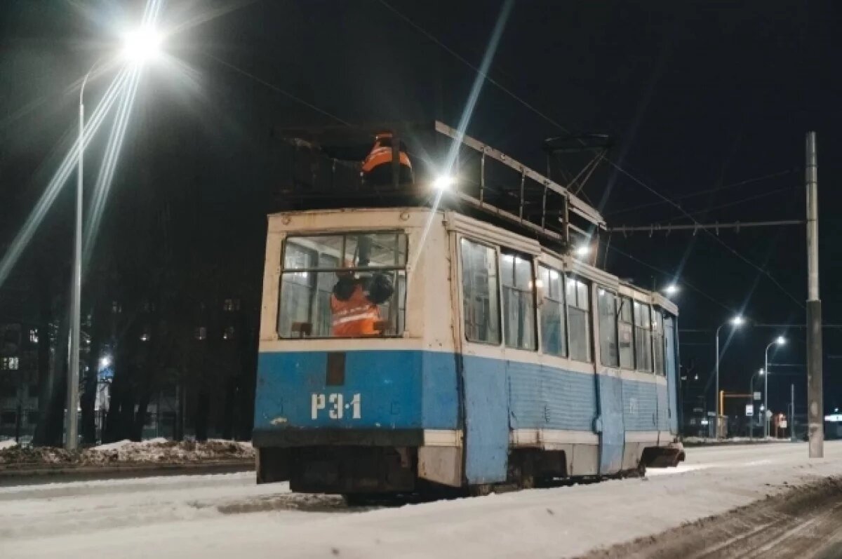    В Кемерове ремонтируют переезд на улице Тельмана без остановки трамваев