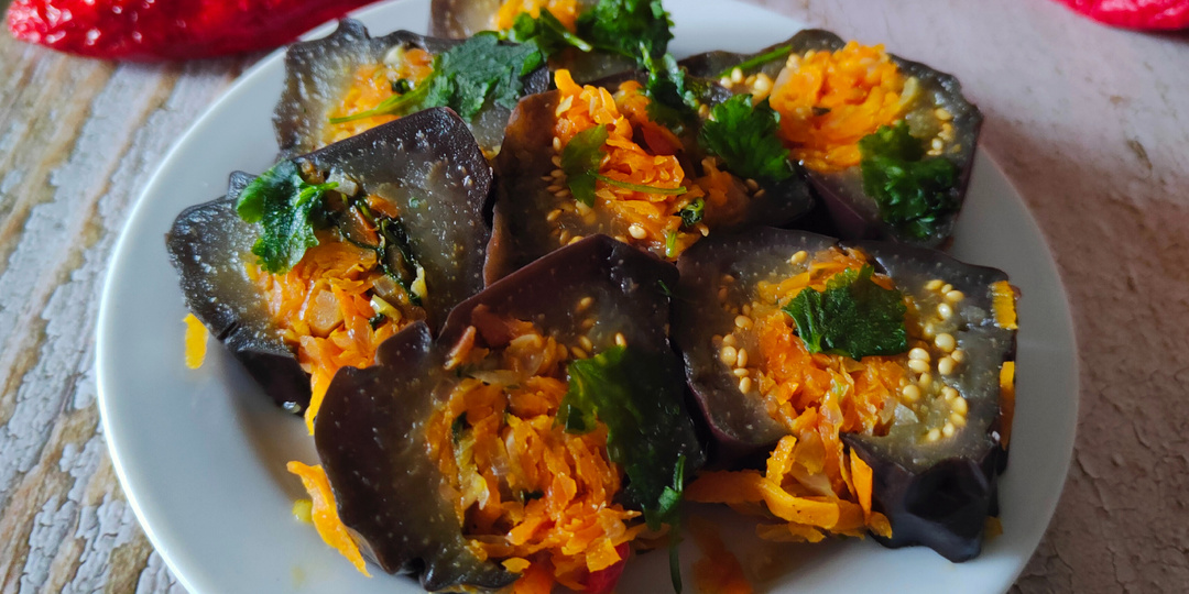 Квашеные баклажаны с морковью