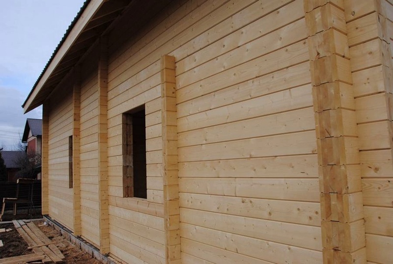 Усадка дома из бруса: правда и мифы