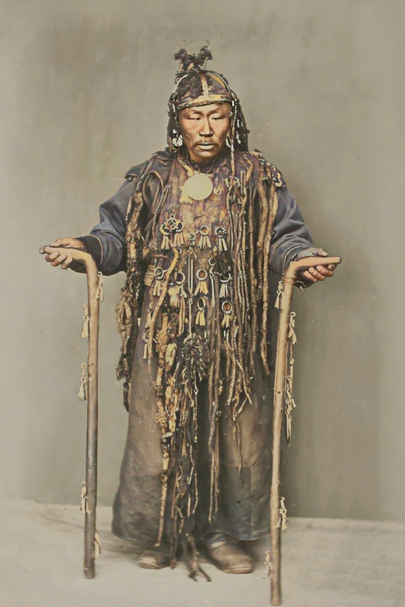 "Бурятский шаман"
фото С.Б.Туманова, 1880-е гг.