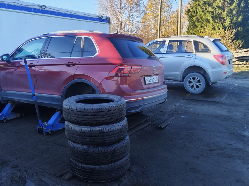    Очереди из автомобилистов образуются у шиномонтажей в КарелииФактор Новости