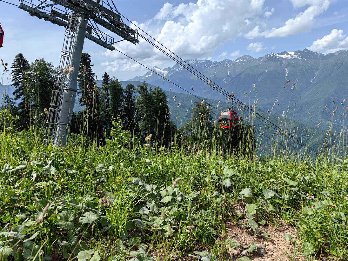 Канатная дорога - самый легкий (и неспортивный) путь в горы