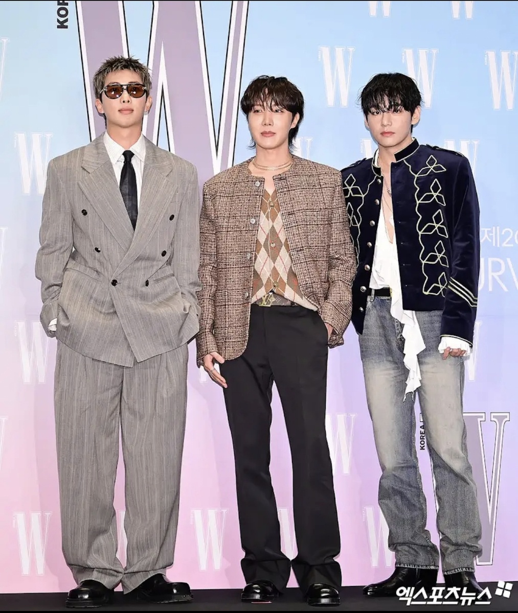 СилуэтЫ!!! Слева направо Ким Намджун, Чон Хосок, Ким Тэхён из BTS. 🥰