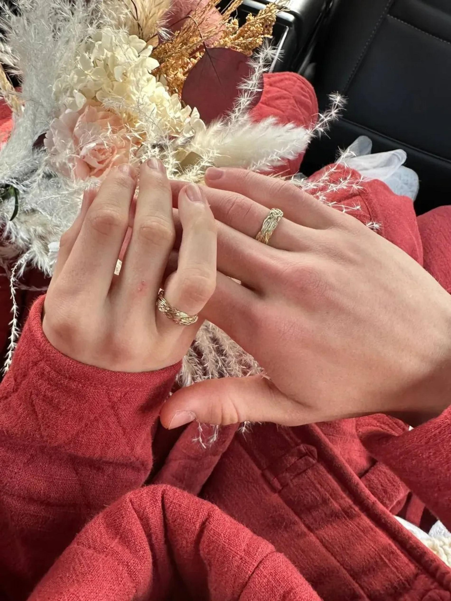     Тимофей Кочнев с женой. Фото: Инстаграм (запрещён в РФ) @kochnev_timofey_actor