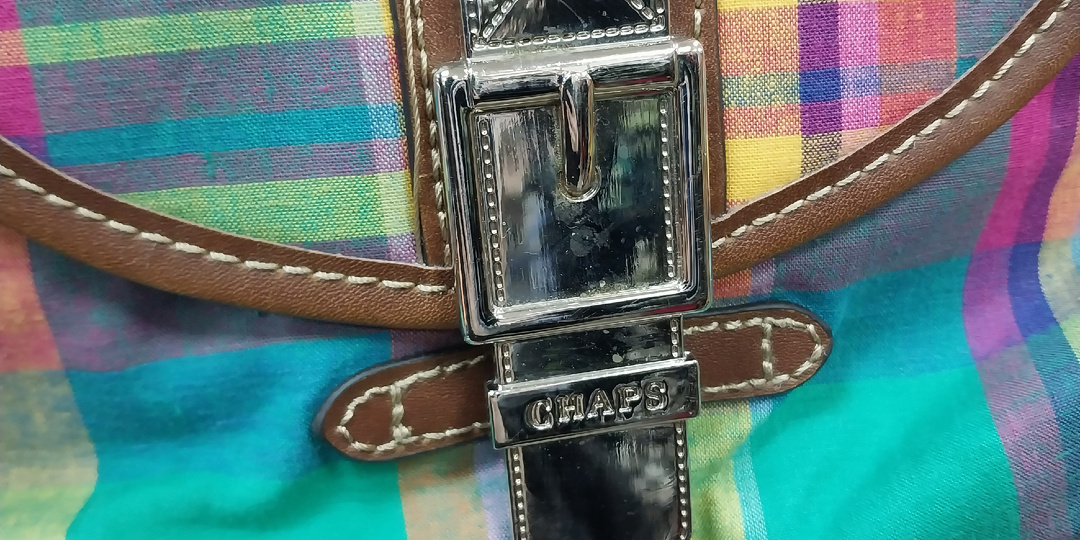 Находки сумок на завозе в секонде Вова: неоднозначные и приятные экземпляры