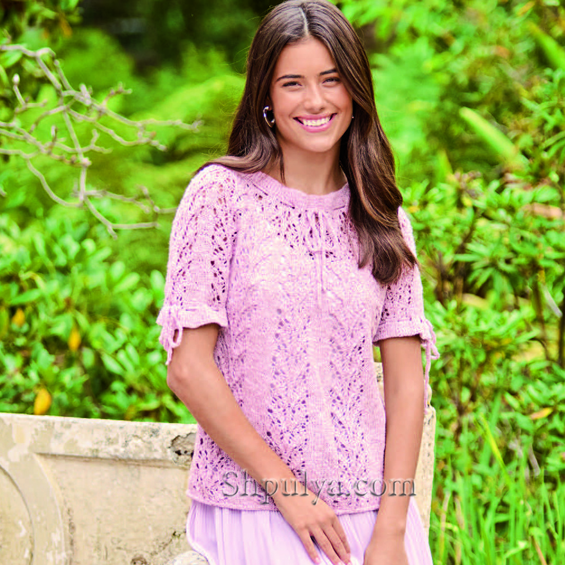 Ажурный летний пуловер, связанный сверху вниз