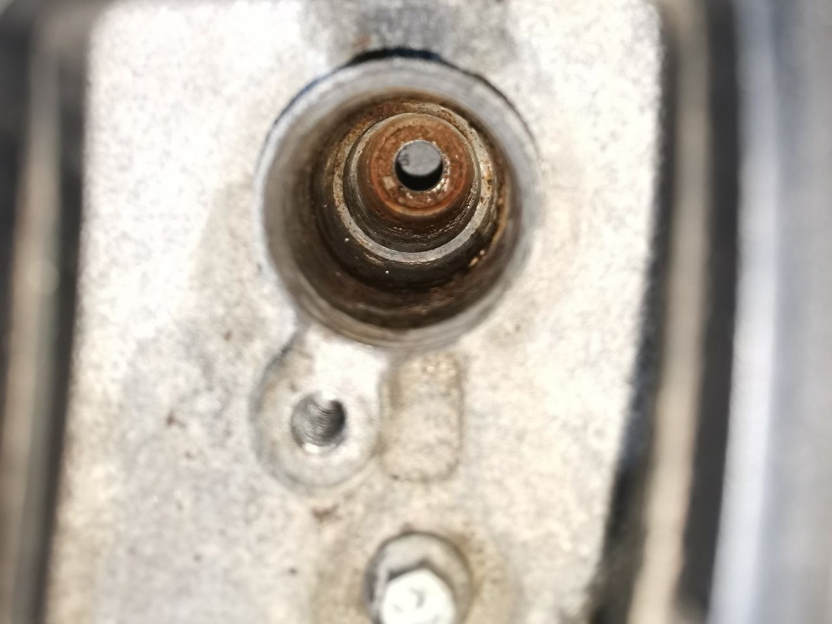 Стенки свечных колодцев знатно закоксованы