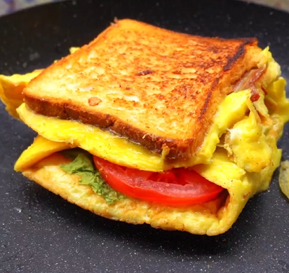 Хрустящий, сочный, сырный — идеальный завтрак дома