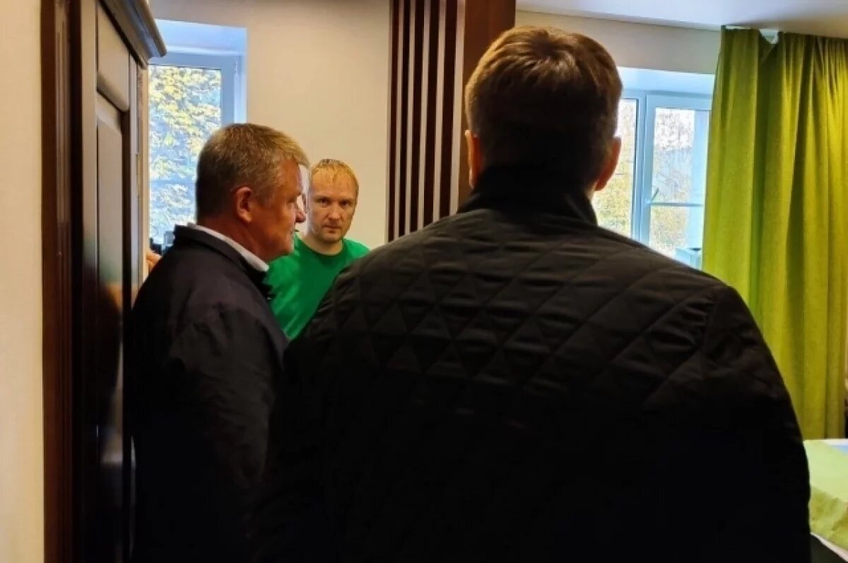    Взрыв дома. Мэр Михаил Исаев посетил временное жилье саратовцев