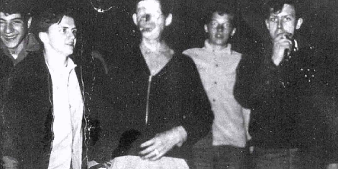 🛤 Чарли-без-лица: человек под маской монстра