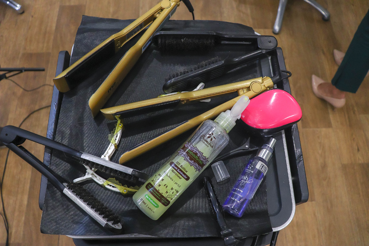 На обучении мы предоставляем все инструменты и составы