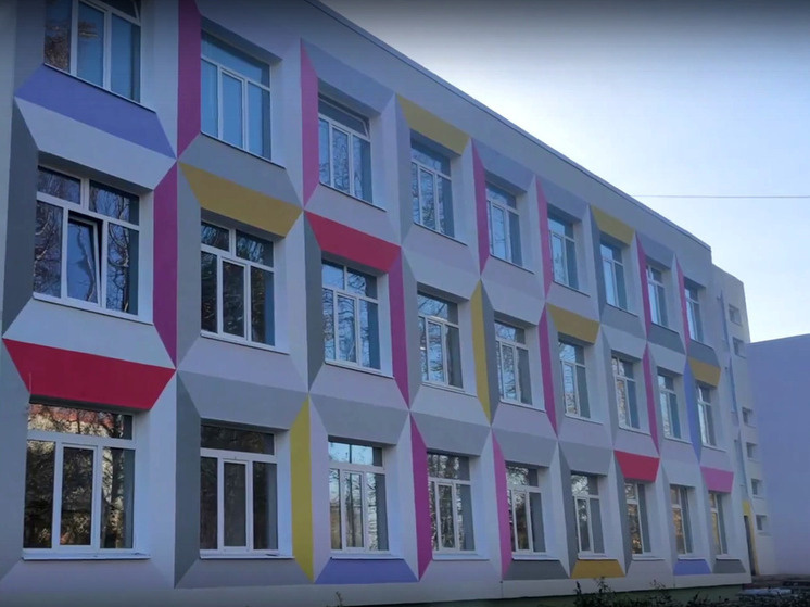     обновленный фасад стал не только красивым, но и утепленным. скриншот видео со страницы мэра Великого Новгорода Александра Розбаума ВКонтакте