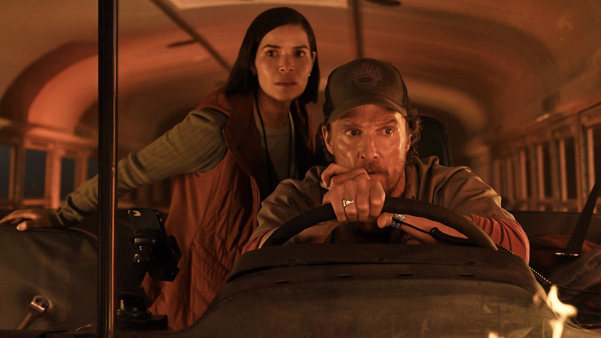 Apple TV+. 2025 год. 2 часа. КиноПоиск: 6.7. KinoOrel - 80/100. Фильм-катастрофа, драма. Режиссёр: Пол Гринграсс. В ролях: Мэттью Макконахи, Америка Феррера, Юл Васкес. 