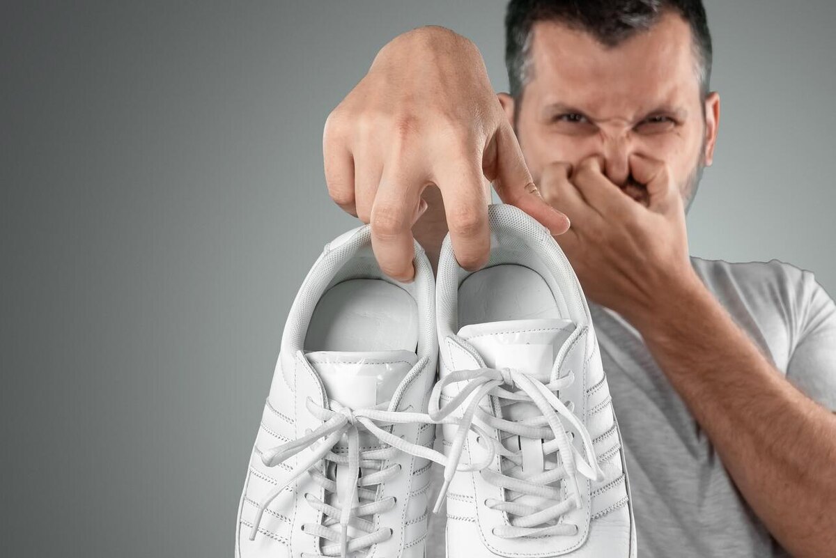    Грязные кроссовки 123RF/legion-media.ru