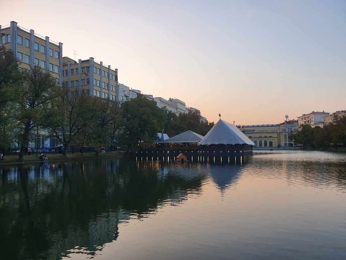 Чистые пруды в Москве.