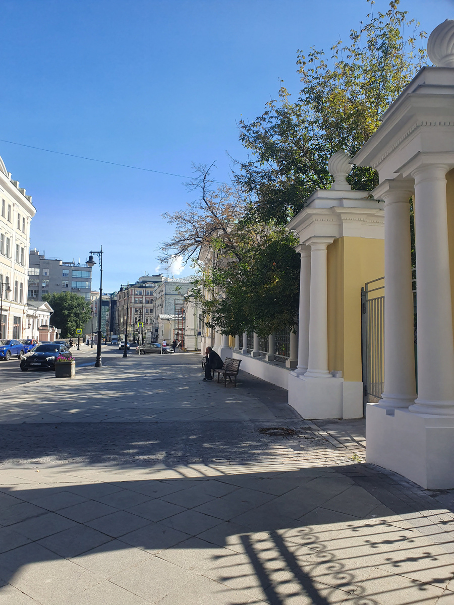 Мясницкая улица рядом с Чистыми прудами.