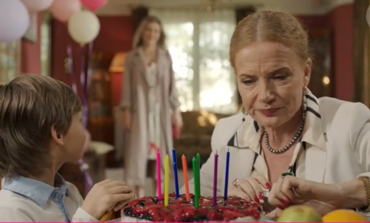 Кадр из сериала "Нелюбимая невестка" (2023)