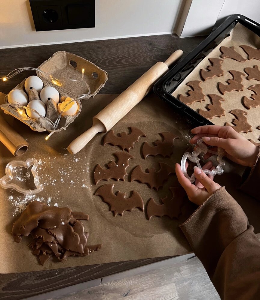 Выпечка печенья на Хэллоиун