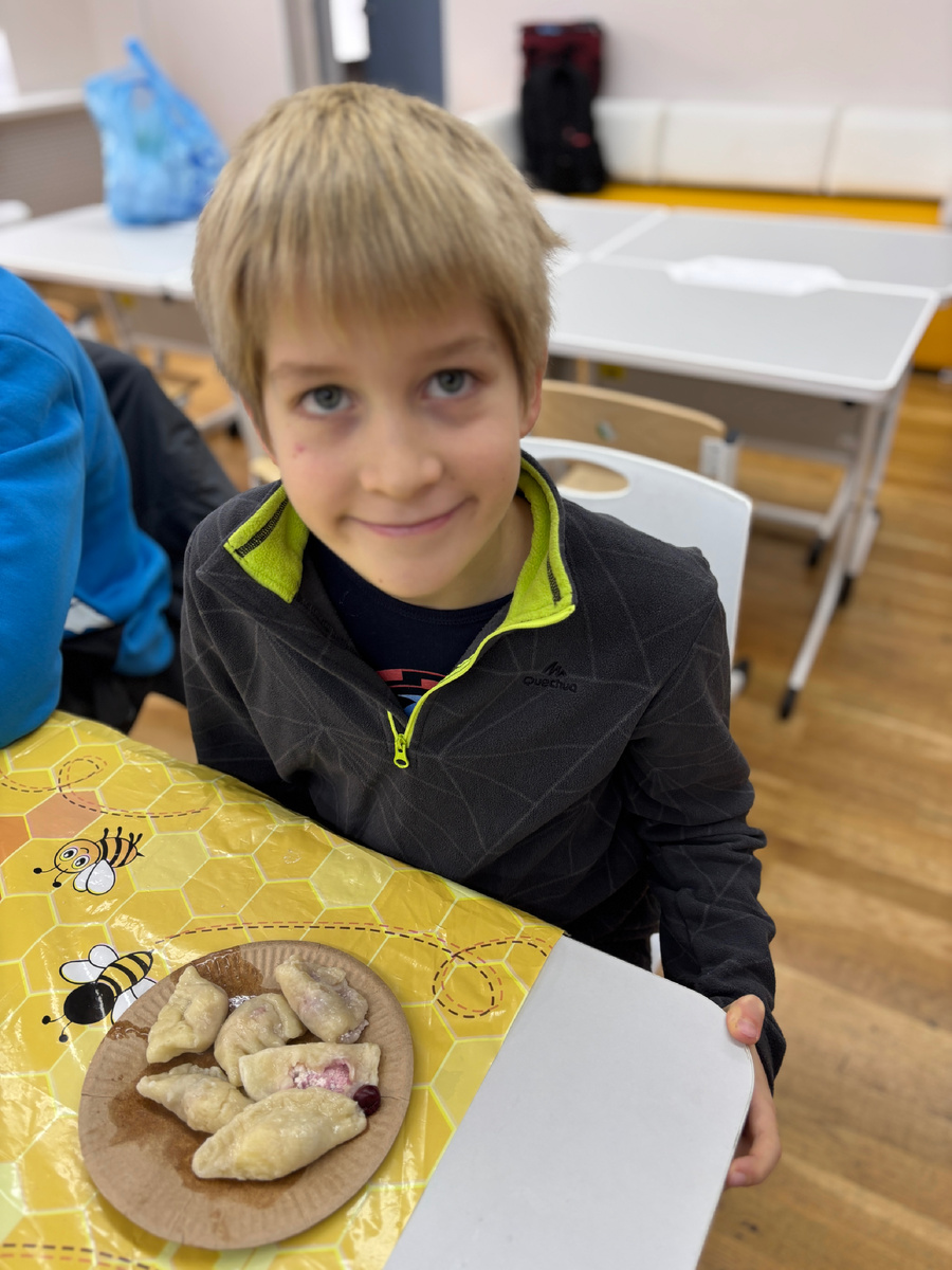Фото автора. До сегодняшнего дня Петя не только не читал Гоголя, но и был уверен, что не любит вареники 