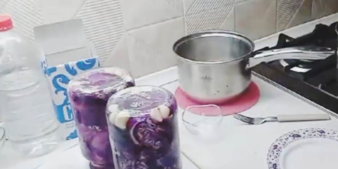 Маринованная краснокочанная капуста