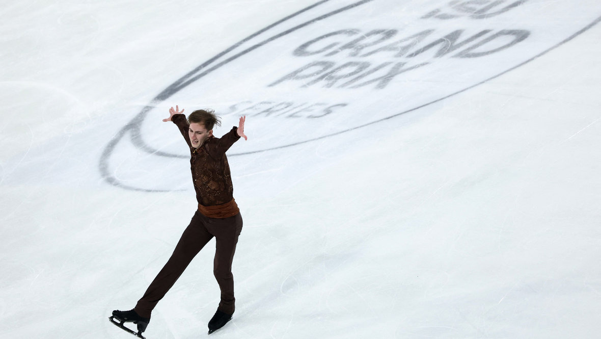    Ника Егадзе на первом этапе Гран-при ISU в Анже. Reuters