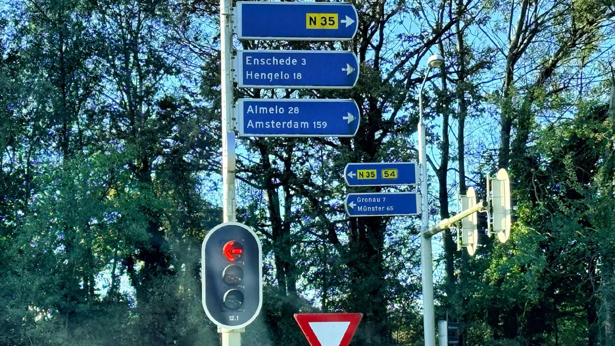 Амстердам также в доступности, но надо ехать с ночёвкой. 