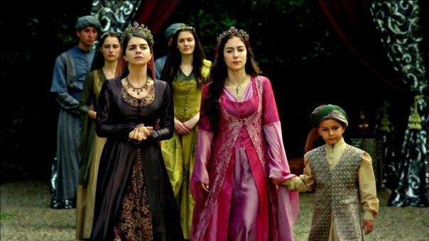 Михримах Султан, Хюмашах Султан и Султанзаде Осман. 