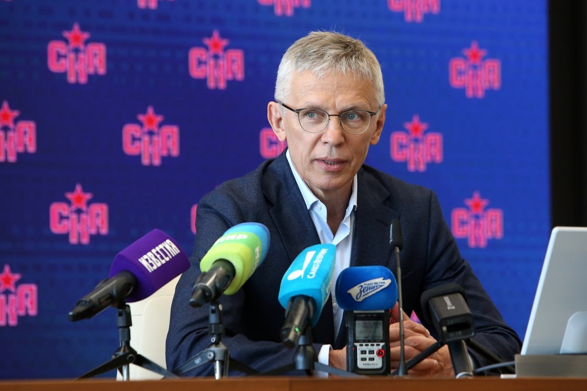 Главный тренер СКА Игорь Ларионов.