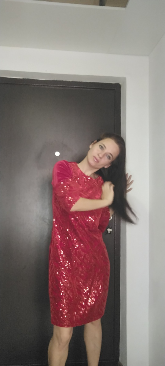 Тома автор. Блин, неудачное платье. Сфоткалась в нем и отдала на благотворительность...