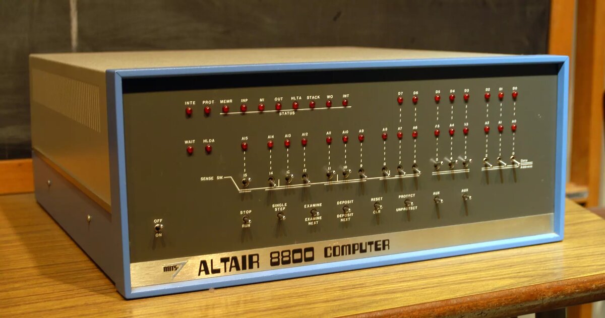 Altair 8800 (1975)