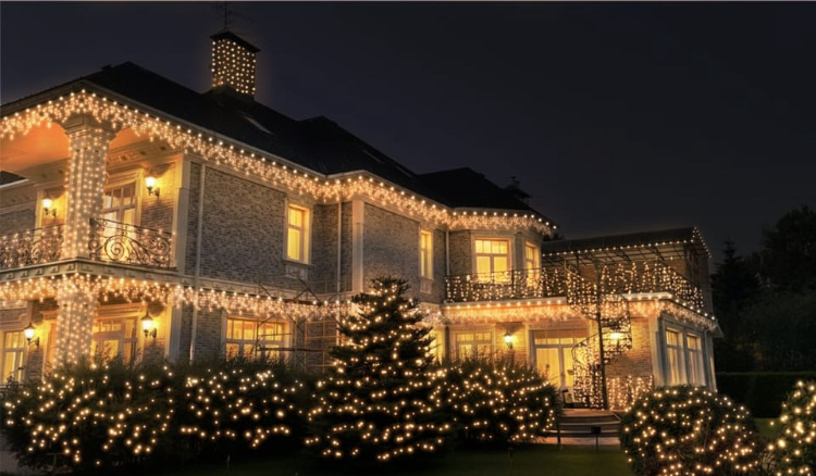 УСЛУГИ НОВОГОДНЯЯ ПОДСВЕТКА ЗАГОРОДНОГО ДОМА И ТЕРРИТОРИИ, ПРОФЕССИОНАЛЬНОЙ СВЕТОТЕХНИКОЙ ip 65 В МОСКВЕ И МОСКОВСКОЙ ОБЛАСТИ