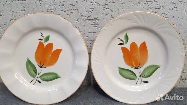 Тарелки с тюльпанами Хайтинского фарфорового завода
