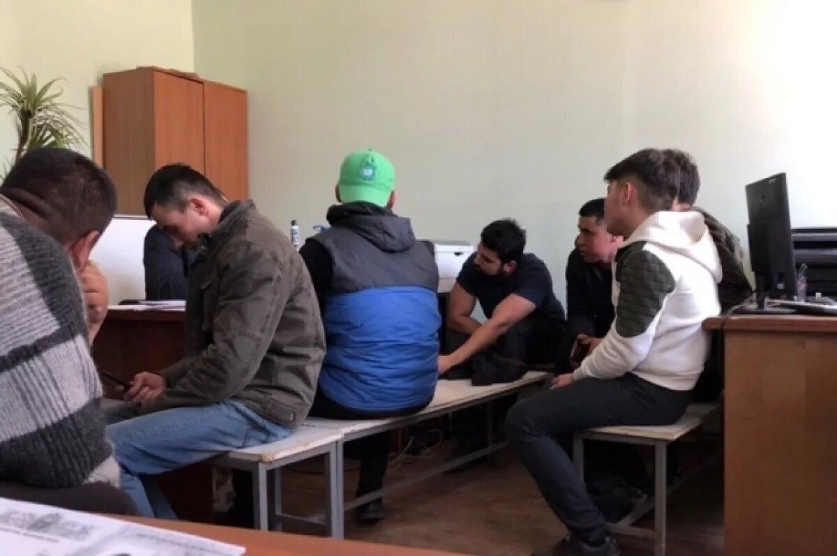    Из Оренбургской области выдворено 576 иностранцев за нарушение миграционного законодательства.