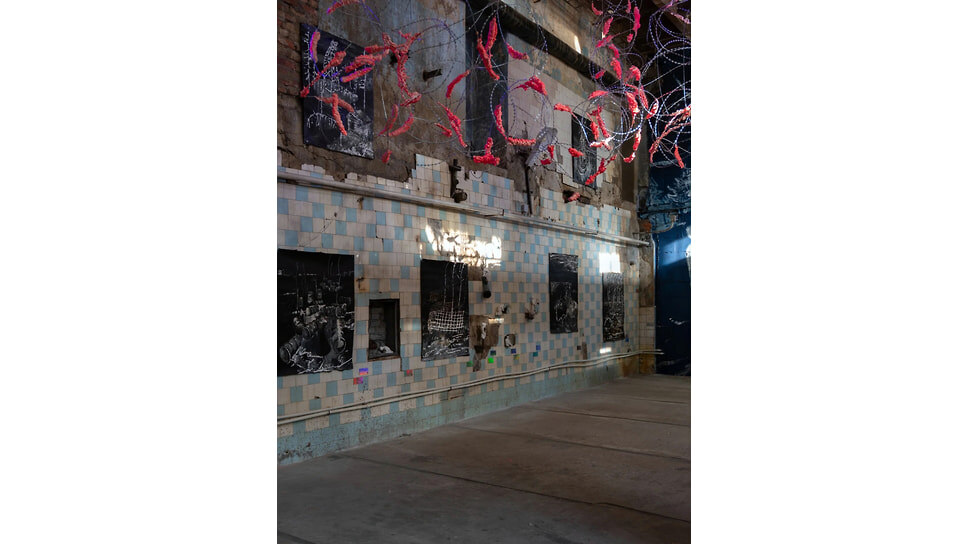 Работы художницы Янины Болдыревой на выставке «Сибирская готика».📷Фото: Янина Болдырева