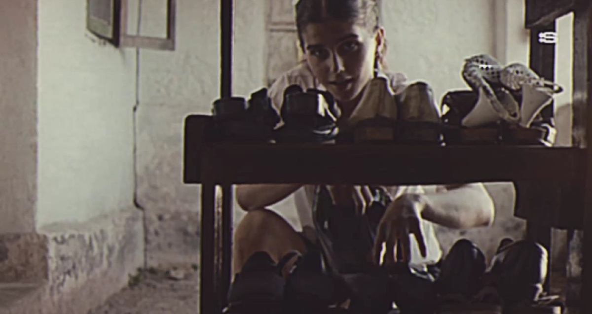 Если применить к кадрам фильма видеоэффект пленки Шохтинского химкомбината «Свема», фильм вообще превращается в какого-то странного представителя советского кино 70-х.