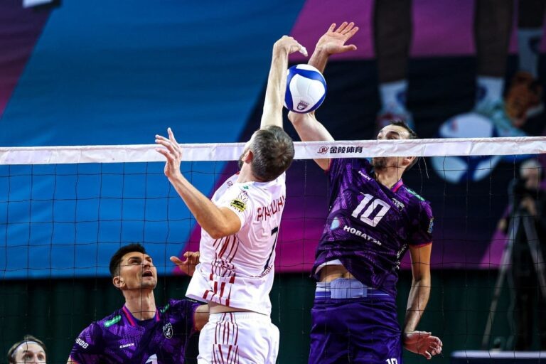    Волейболисты «Оренбуржья» в первой игре сезона уступили соперникам из «Новы» Антон Пичурин