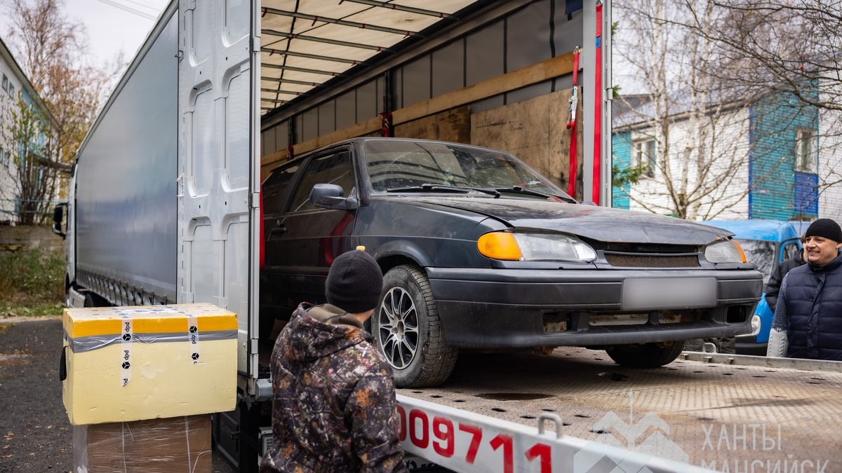    От аптечек до мотоциклов: из Ханты-Мансийска в зону СВО отправили гумпомощь