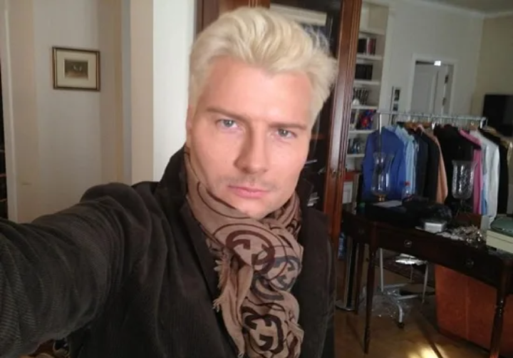 Натуральный блондин Коля Басков...