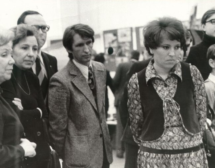 "А возле церкви, на Пасху, будет дежурить наш товарищ Герман Греф, товарищ командир нашего комсомольского оперотряда!"