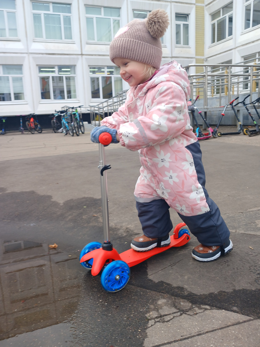 Возле школы