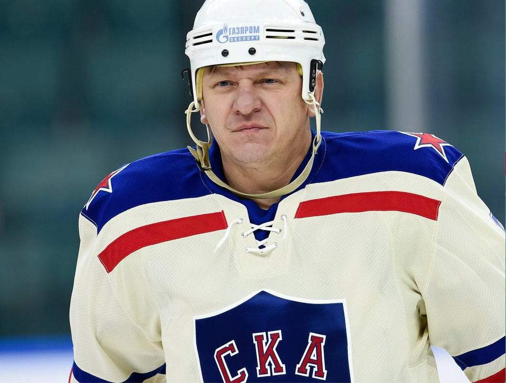 Василий Каменев не понимает, почему руководители армейского клуба не прислушиваются к ветеранам. Фото: телеграм-канал ХК СКА.