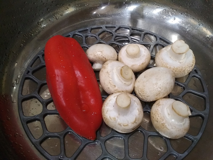 Шампиньоны и перец