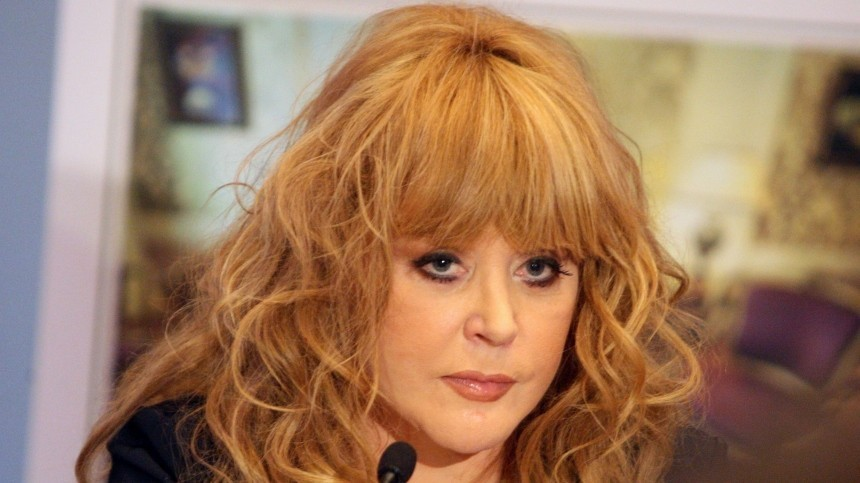 Раздутое эго, мания величия и профнепригодность: какие шокирующие признания о Пугачевой делают коллеги после ее бегства из России