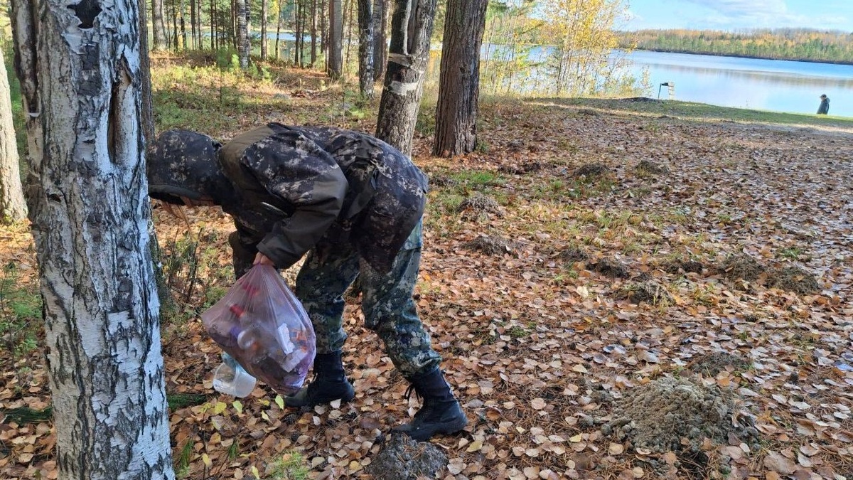   Сотрудники Природнадзора Югры вышли на субботник в Кондинском районе