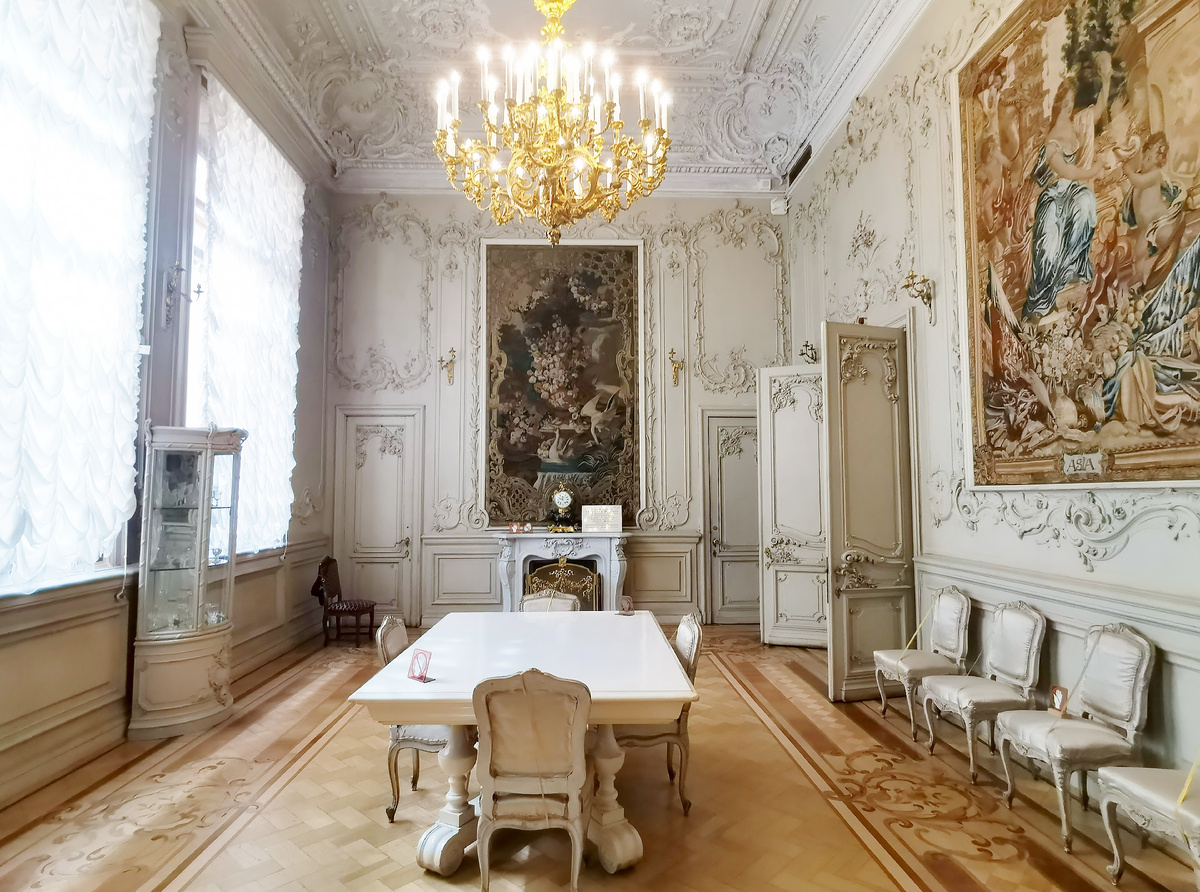 Помпейская, или Малая столовая в Зимнем дворце (зал № 188). Фото автора.