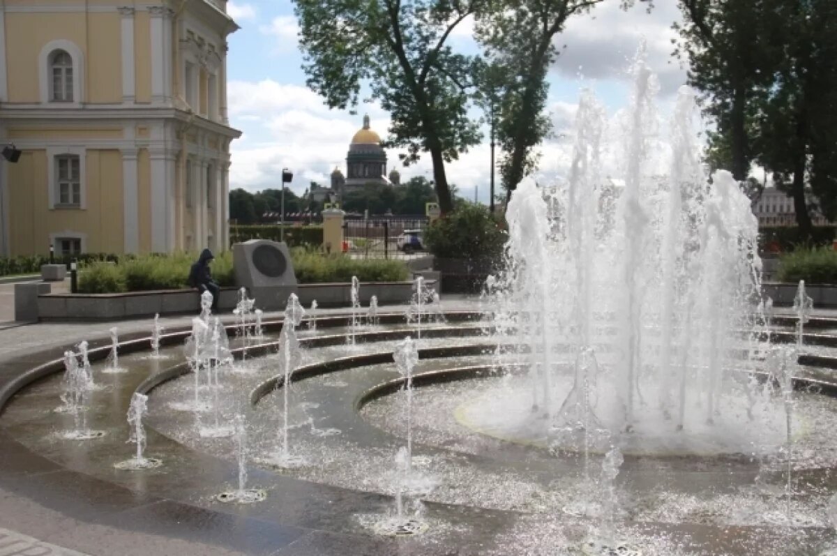    В Петербурге заканчивается фонтанный сезон