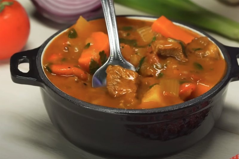 Пастушеское первое и второе - гуляш