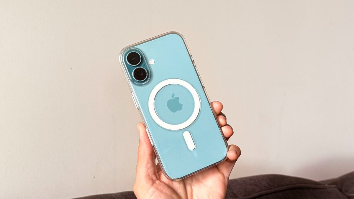    Учимся правильно выбирать прозрачный чехол для iPhone. Изображение: edition.cnn.com