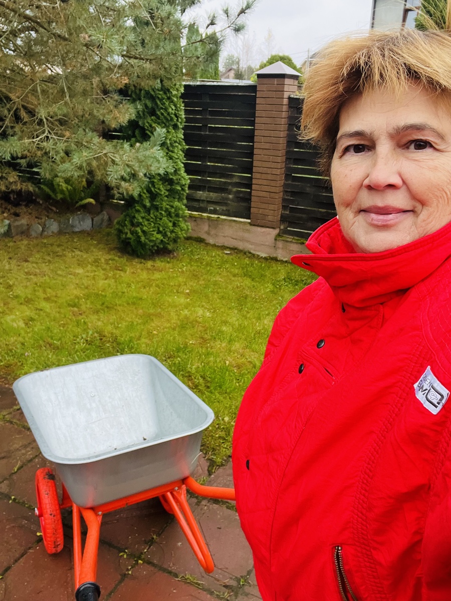 Хоть для рекламы тачек на баннер вешай))😀